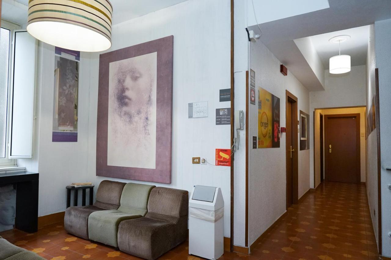 Roma Room Hotel Luaran gambar
